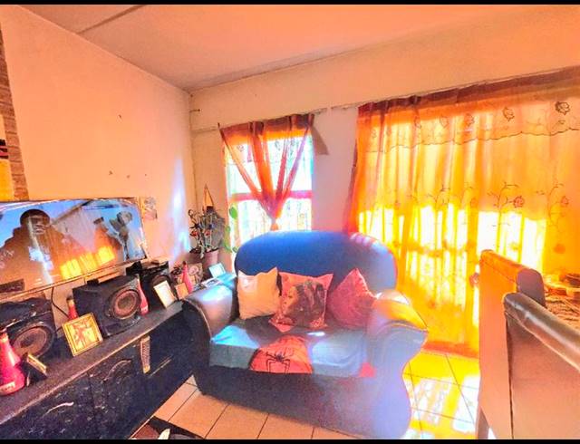 2 BEDROOM APARTMENT FOR SALE IN DAWN PARK